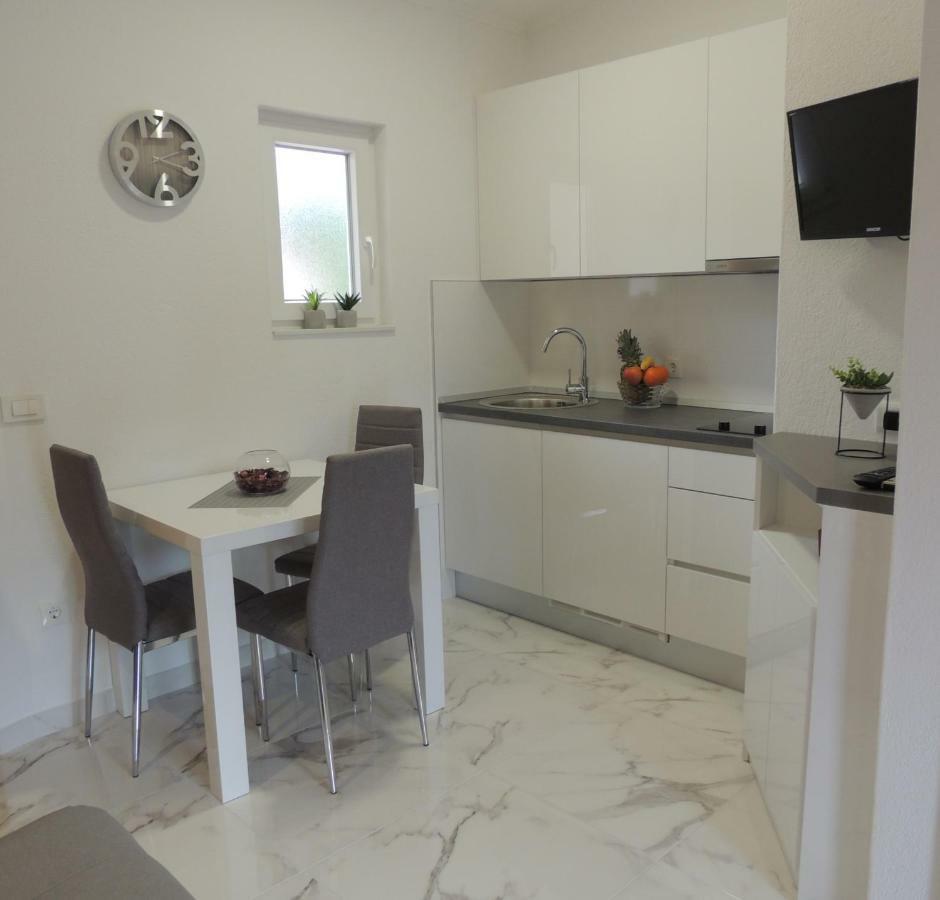 Apartments Palma Baška Voda Esterno foto