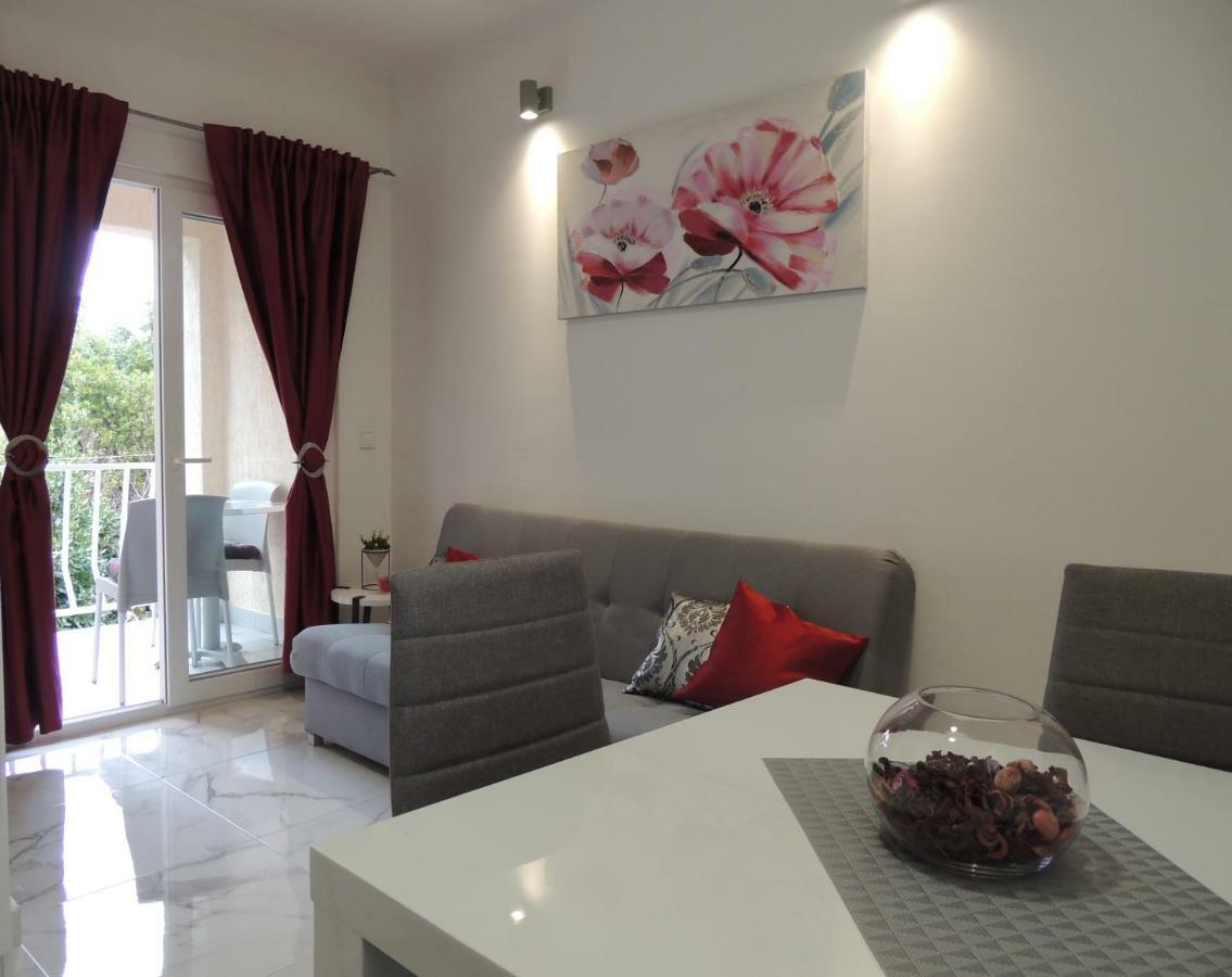 Apartments Palma Baška Voda Esterno foto